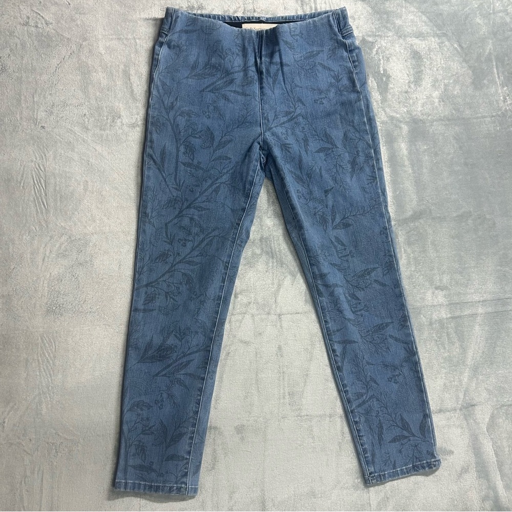 Soft Surroundings Floral leaf Print blue light wash Jeans Women’s Size Medium.